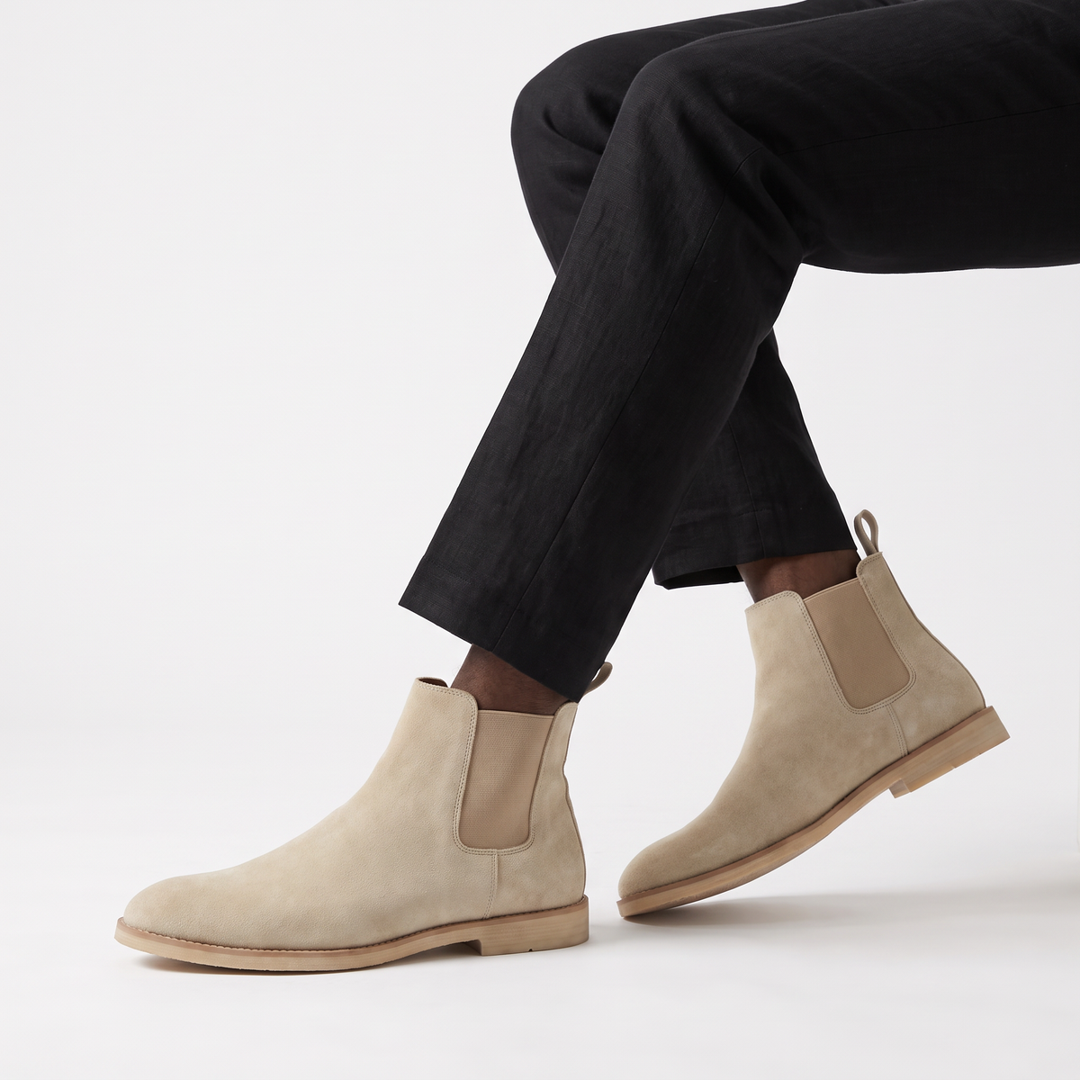 men's pull-on Chelsea boot with rounded toe