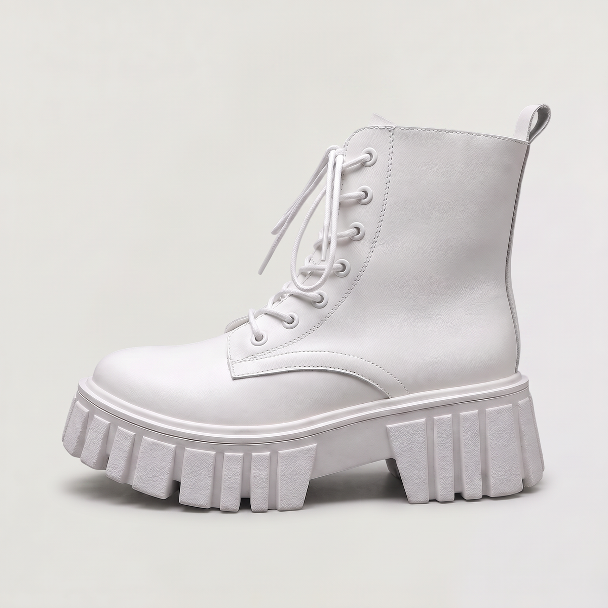 women's chunky lace-up combat boot | Latestlaces