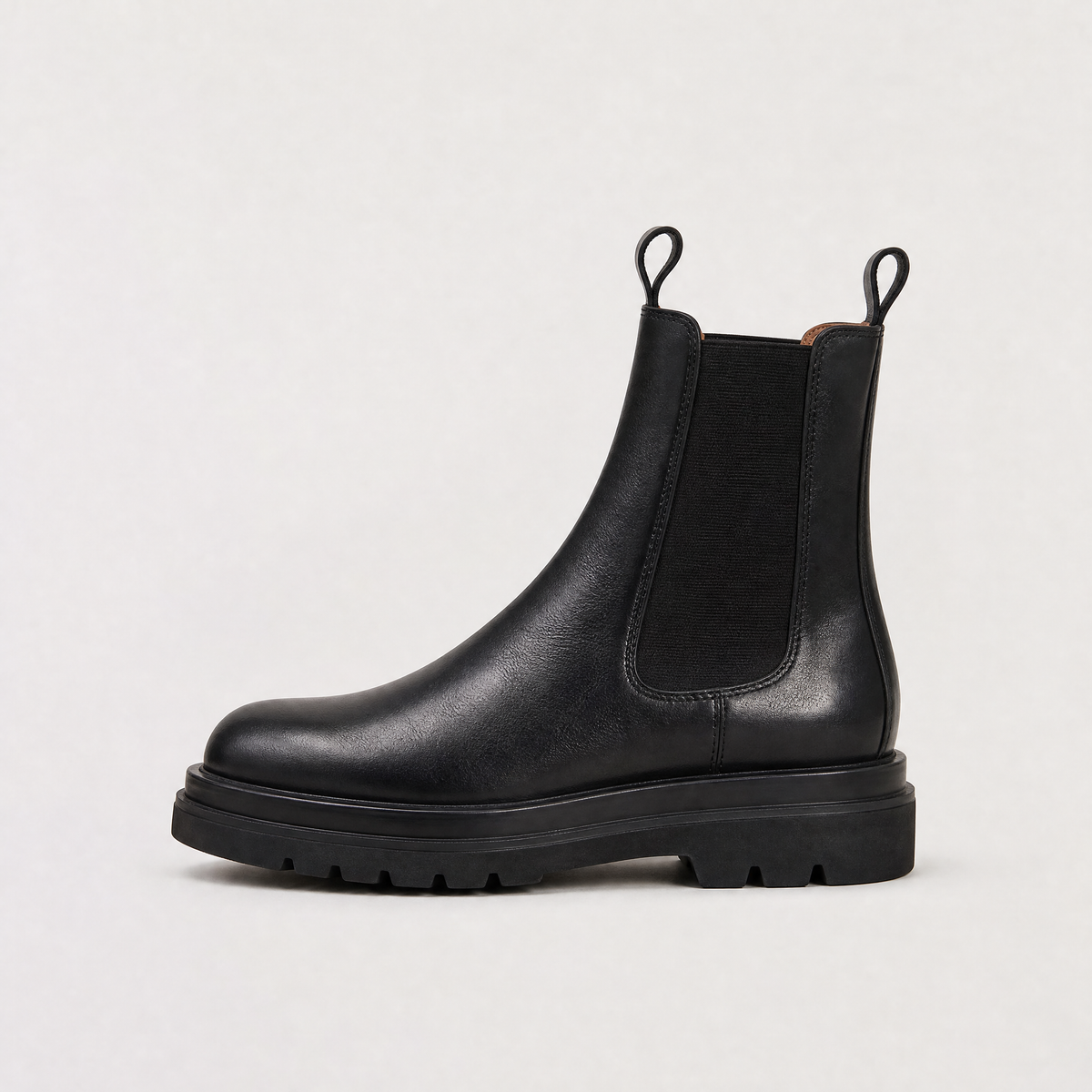 women's chunky platform Chelsea boot in black | Latestlaces