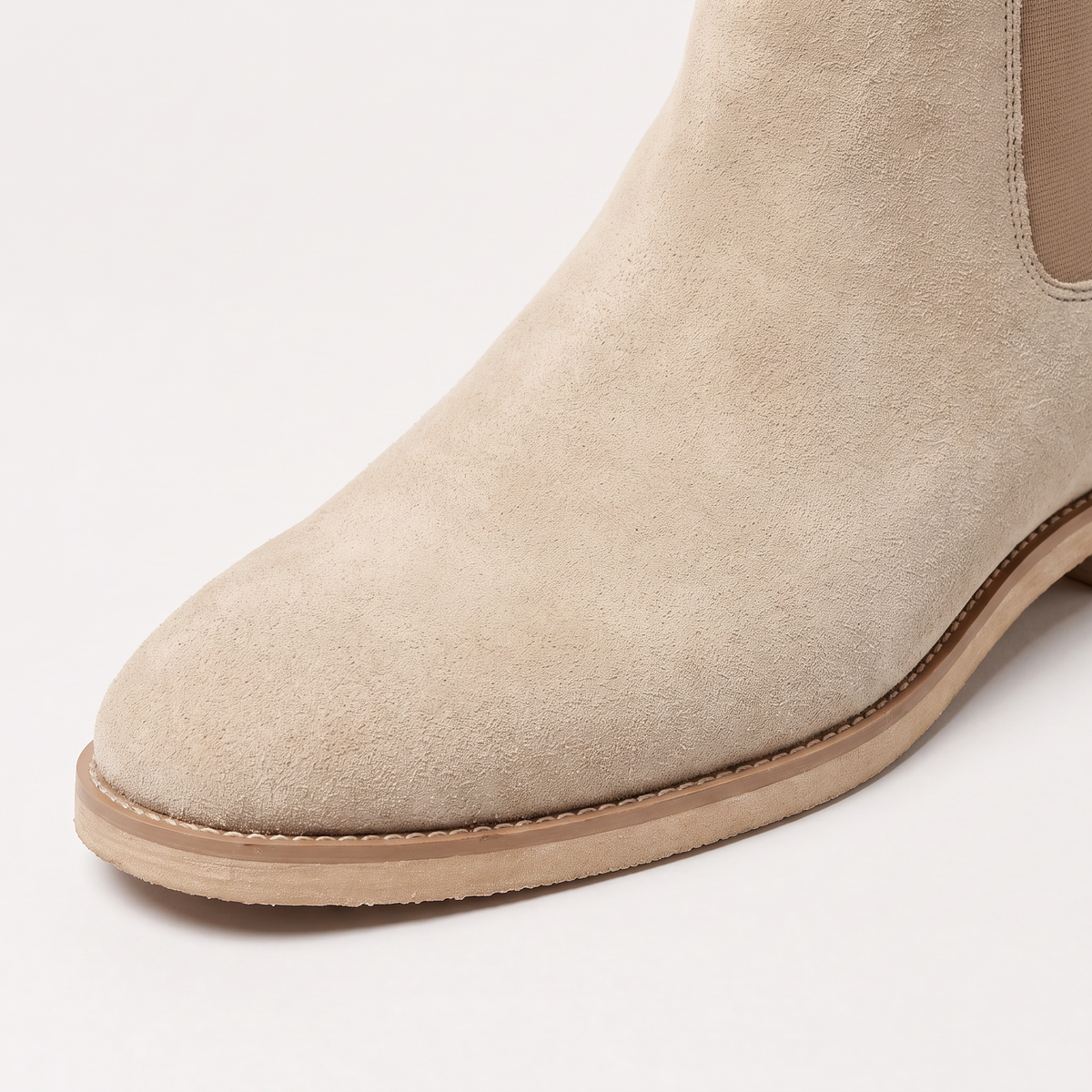 men's ankle boot with rear pull tab
